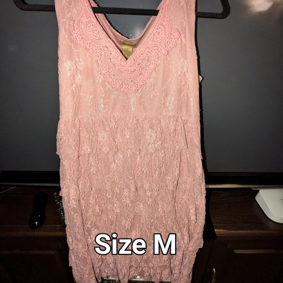 Dresses - Picture 7 of 13